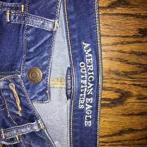 Ripped American Eagle stretchy skinny jeans